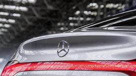 Mercedes-Benz продает имущество в России
