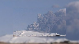 Исландский вулкан пятый день парализует авиасообщение в Европе