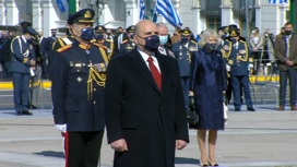 Церемония возложения венков к памятнику Незивестному солдату в Афинах