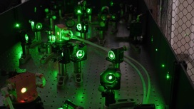 Физики впервые использовали лазерный луч для управления антиматерией.
