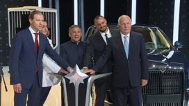 Путин открыл первое производство российских лимузинов Aurus