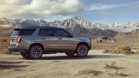 В России новые монстры из США: Cadillac Escalade против Chevrolet Tahoe