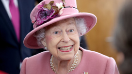 Королева Елизавета II впервые за два месяца появилась на публике