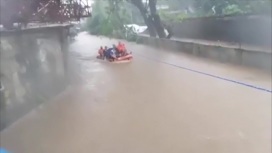 Более 100 тысяч человек были эвакуированы на Филиппинах из-за тайфуна Раи