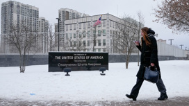 США переносят из Киева посольство и уничтожают оборудование