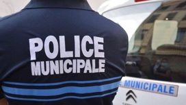 Мужчина с ножом напал на полицейский патруль в Марселе