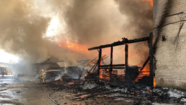 В Биробиджане горело крупное предприятие по обработке древесины