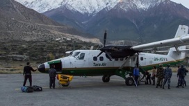 Пассажирский самолет с двумя десятками людей разбился в горах Непала