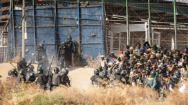 23 мигранта из Африки погибли при попытке проникнуть в испанский анклав Мелилья