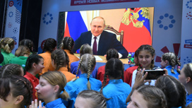Владимир Путин пообщался с финалистами всероссийского конкурса "Большая перемена"