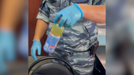В Волгоградской области у пассажира автомобиля изъяли бутылку с неизвестным веществом