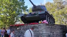 Правительство Эстонии: советские памятники исчезнут из общественных мест