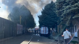 Пожарные Ейска тушат ангар на площади 550 квадратных метров
