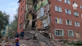 Момент обрушения пятиэтажки в Омске сняли очевидцы
