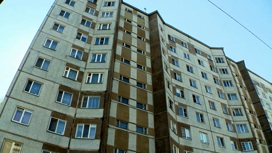 В Архангельске из окна 8 этажа выпал 7-летний мальчик