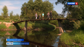 В деревне Горбы Старорусского района отремонтировали мост через реку Редья