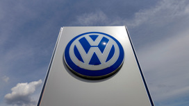 Volkswagen стали собирать из старых бутылок и мусора