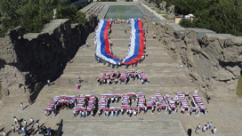 В Волгограде развернули 60-метровый флаг
