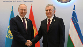 Лидеры России и Узбекистана долго беседовали друг с другом