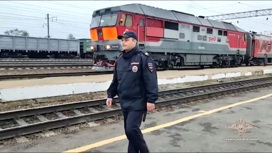 Полицейского из Архангельской области наградили за спасение упавшего под поезд