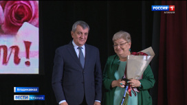 Сергей Меняйло наградил учителей республики в преддверии профессионального праздника