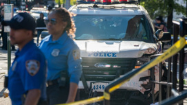 Полицейские в Нью-Йорке сбили пешеходов на тротуаре