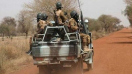 Больше 60 человек погибли и пострадали при взрыве автобуса в Мали