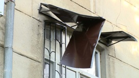 Балкон в Сочи мог рухнуть из-за сырости