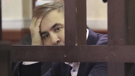 Саакашвили отказался от врачей и еды