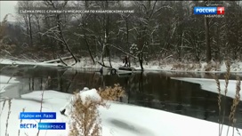 Джип и снегоход ушли под лед в районе имени Лазо, охотников спасли