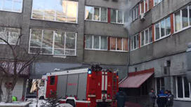Огнеборцы ликвидировали возгорание в административном здании в Чите