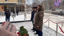 Губернатор Тюменской области почтил память военных в Ханты-Мансийске