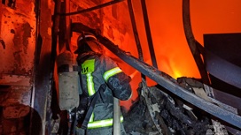 В Вологде тушат пожар на площади 1700 квадратных метров