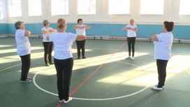 Жительница Челябинской области в 91 год открыла фитнес-клуб и работает тренером