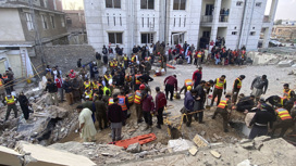 Под обломками обрушенной взрывом мечети нашли тело сотого погибшего