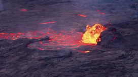 На Гавайях землетрясение вызвало извержение вулкана