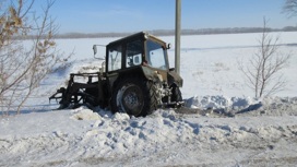 Пьяный мужчина угнал трактор и отправился в соседнее село в Новосибирской области