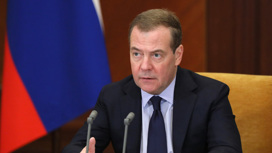 Медведев: возврата к "светлому" прошлому для уехавших не будет