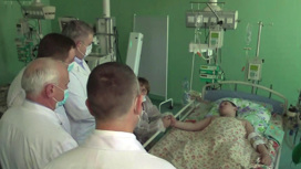 Спасший детей мальчик остается в брянской больнице