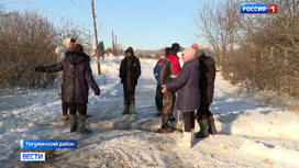 Жители села Новосибирской области пожаловались на подтопление из-за засорившейся дамбы
