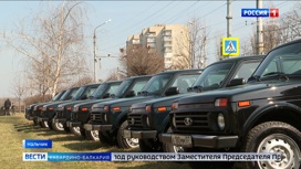 Представители Рослесхоза передали руководителям лесничеств десять машин марки "Нива"