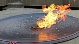 Школьник в Подмосковье погасил Вечный огонь порошковым огнетушителем