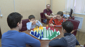 От классики до шахмат на четверых. Где и как сегодня готовят юных шахматистов в Пскове?