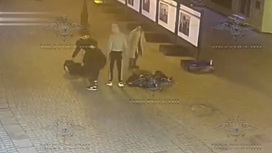 Появилось видео разбойного нападения в центре столицы