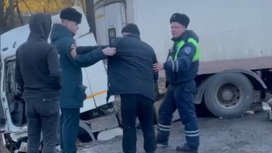 Очевидцы сняли кадры на месте массовой аварии в Санкт-Петербурге