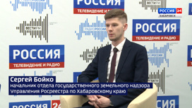 Шлагбаумы, заборы, ограды: кто отвечает за их установку во дворах Хабаровска и насколько она законна