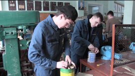 Студенты и педагоги Моздокского механико-технологического техникума провели акцию по изготовлению окопных свечей