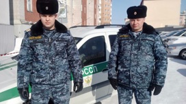 На Ямале судебные приставы спасли попавшего в ДТП водителя
