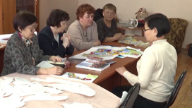 Мастерицы в Агинском вышивают карту Забайкальского края