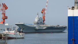 Китайский авианосец готовится войти в воды Тайваня